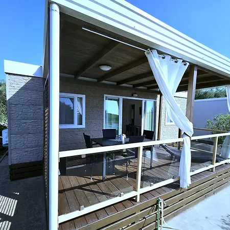 Aldeamento Turístico Mobile House Emma